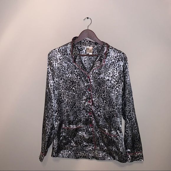 🌸3/$30🌸 Ambrielle Cheetah Print Button Down Top size M - Picture 2 of 8